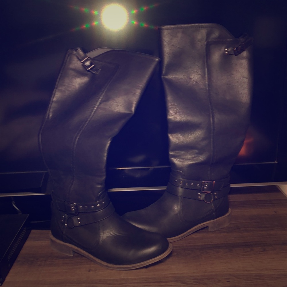 Boots.  Worn 2 times.